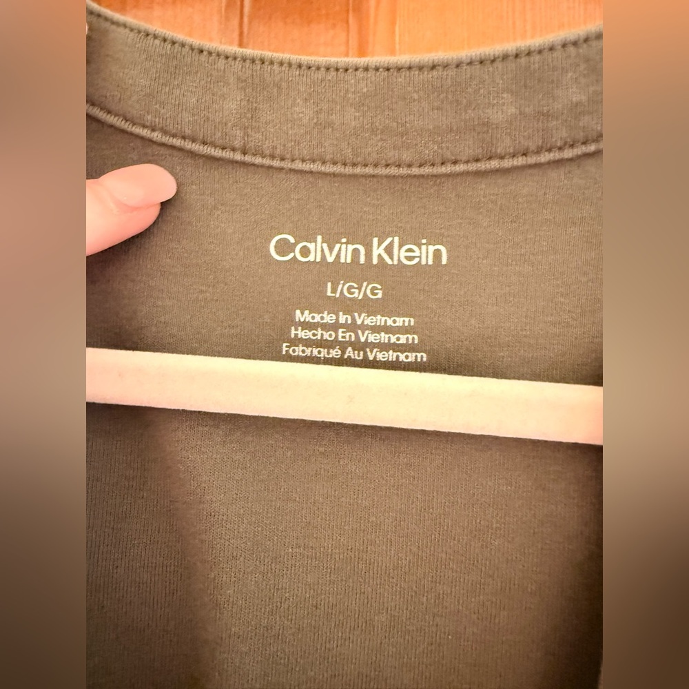 CALVIN KLEIN Cap Sleeve Henley In Caper - Picture 5 of 11
